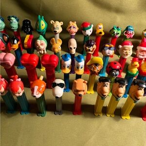 A lot of 69 Pez Dispensers